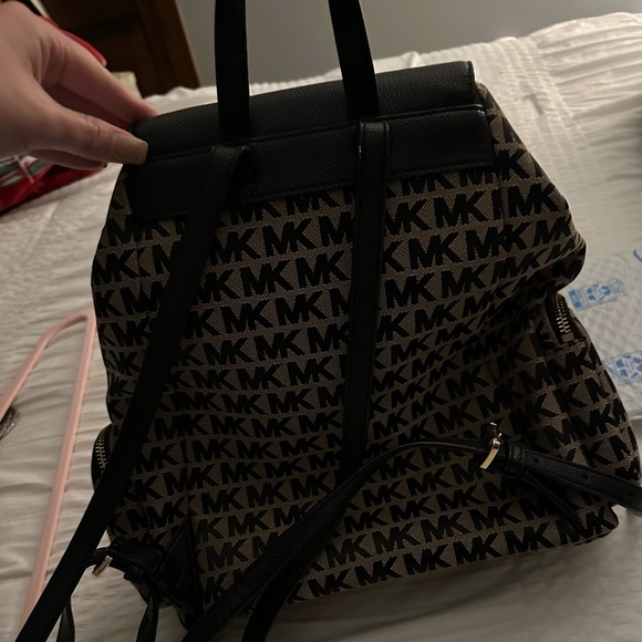 Michael Khors Logo Backpack - Picture 4 of 4